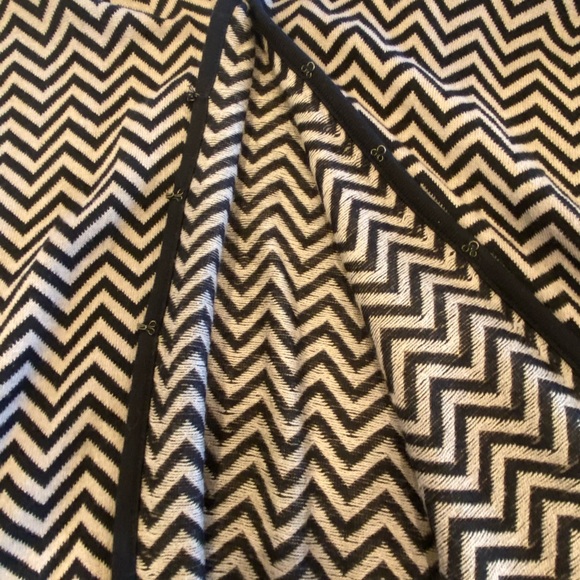 Liz Claiborne Chevron Sweater Poncho Size: L/XL - Picture 8 of 10
